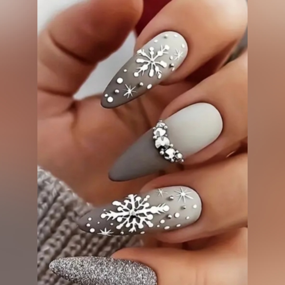 Snowflake Rhinestone Press On Nails Winter Christmas Holiday Seasonal